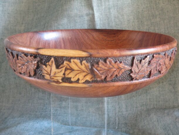 Oak_leaf_bowl_DanHall